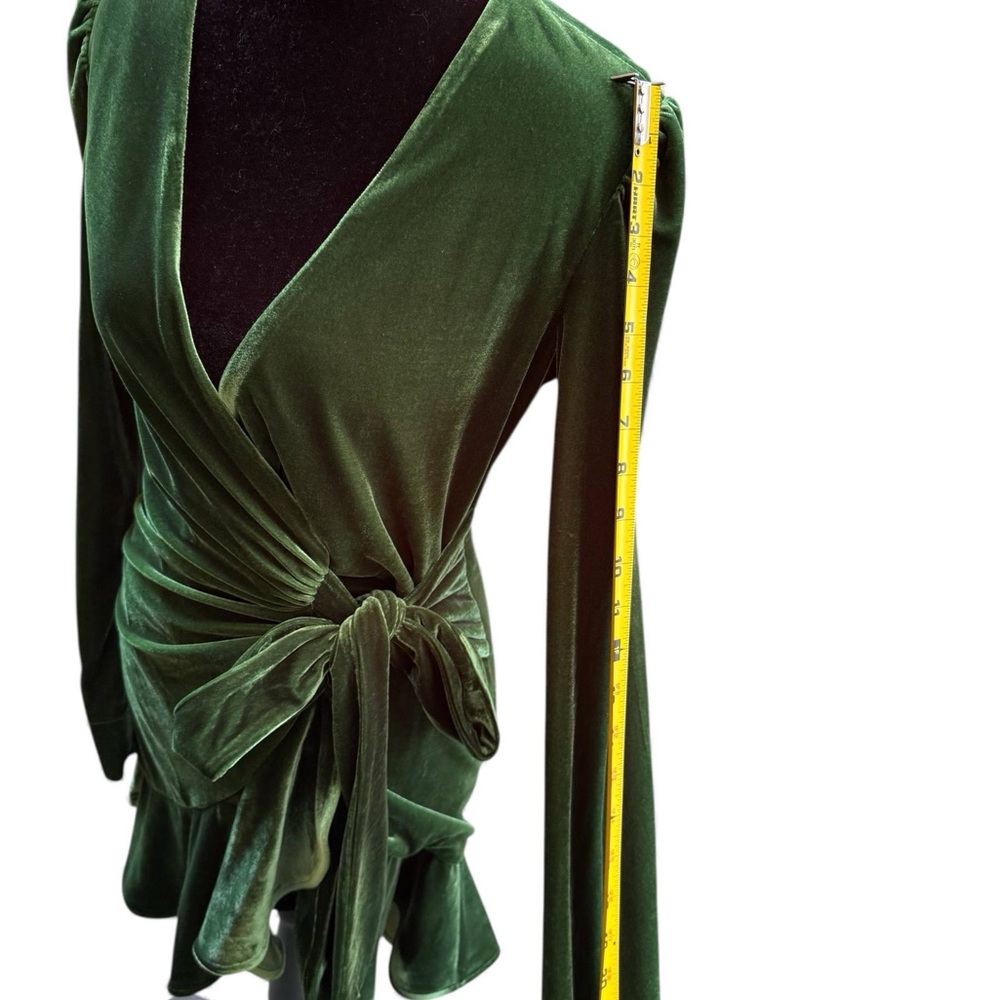 NWT Bardot Green Velvet Wrap Dress – Size S – Long Sleeve Tie Waist - Picture 9 of 10